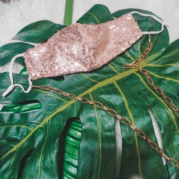 Mask Chain - Picture 1 of 2